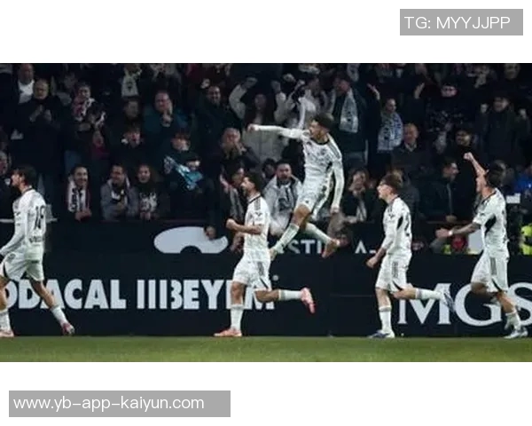 旧将批评皇马被阿尔瓦塞特淘汰是彻底失败管理如同闹剧