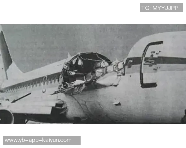 凯尔登回忆返程飞机客舱失压经历现场情况令人感到恐慌